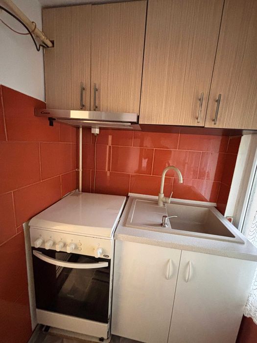 Închiriez apartament decomandat 2 camere decomandat Craiovita Noua