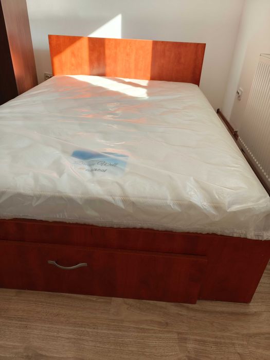 Șifonier, dulap și pat