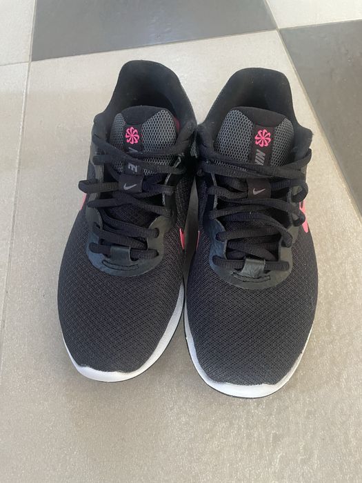 Маратонки Nike дамски