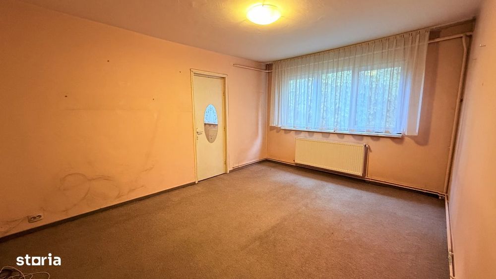 Vand apartament cu 2 camere in Cartierul Dambu