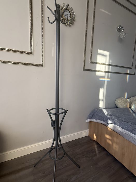 Вешалка в отличном состоянии