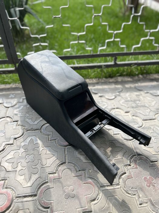 Подлокотник на мерседес W210