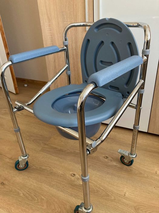 Комбиниран стол за тоалет и баня