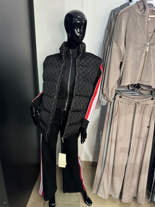 ig:D1AFACTOR Vest Gucci Black In Stoc (S M L XL XXL)