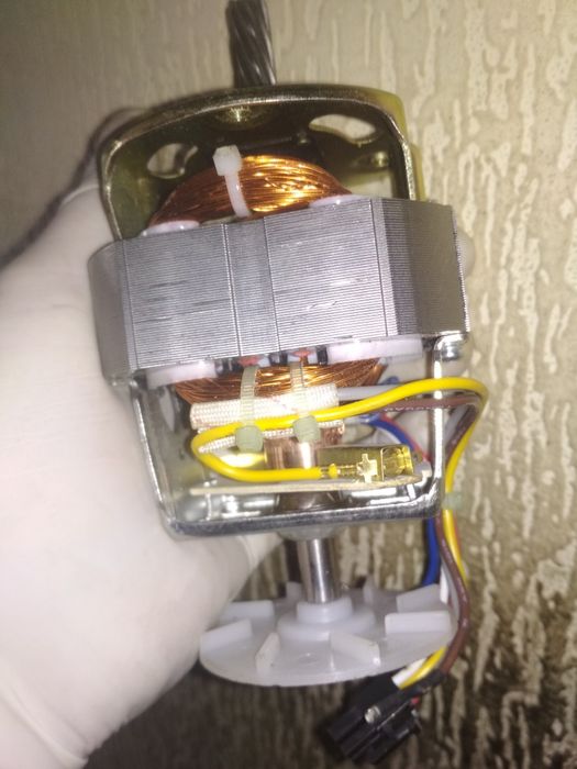 Запчасти от мясорубки и стиральных машин и тд