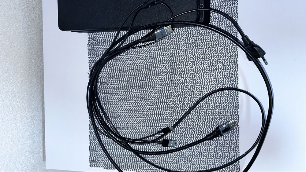Vand PlayStation 4 +4 controlare
