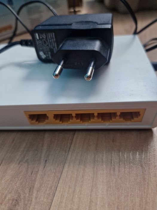 Коммутатор TP- LINK