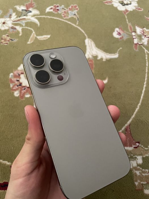Продам Iphone 16 pro