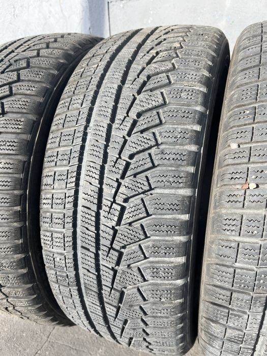 4 бр. зимни гуми 205/45/17 Hankook 6-6,5 mm DOT 3318