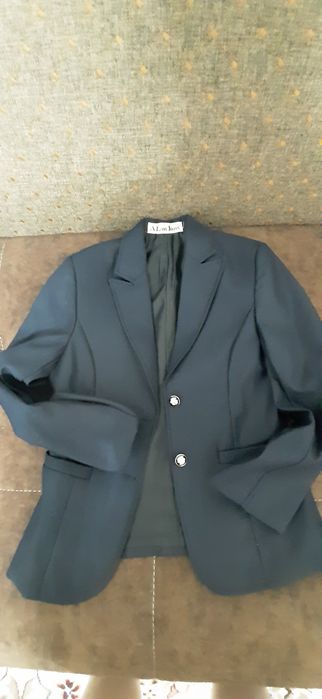Продам пиджак на девочку