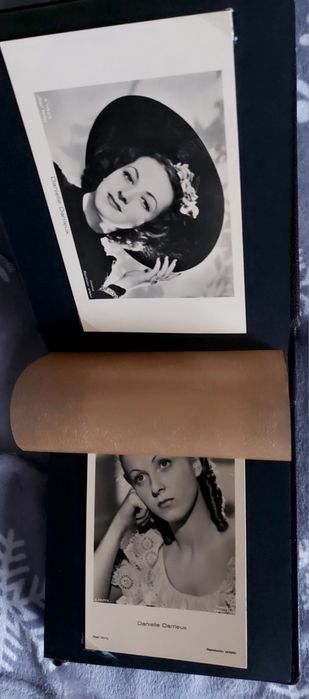 Продавам 52 картички на актриси 1930 до 1950 г.