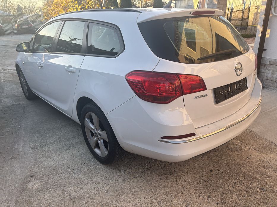 Bara spate Opel Astra J  facelift  Sport Tourer  break 2018