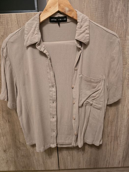 Vand compleu marimea xs, astept si oferte