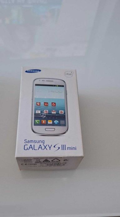 Телефон Samsung Galaxy S III mini