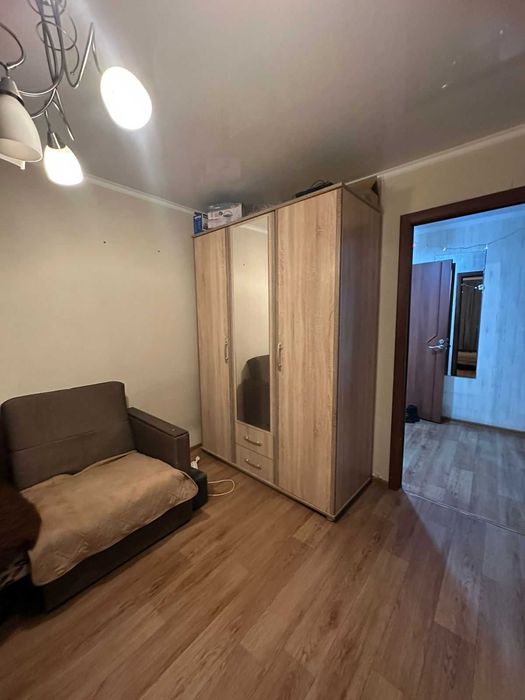 продам 2 комн квартиру