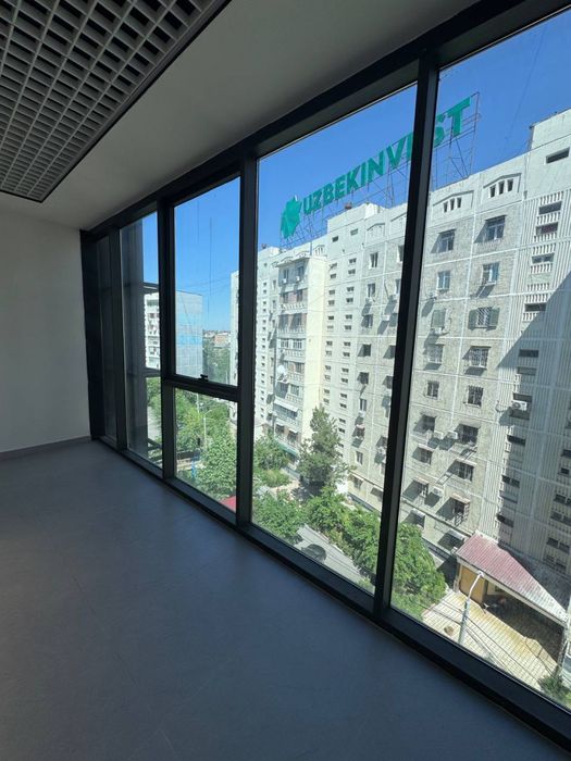 Срочно! Продаётся офис в бизнес центре ор: Аэропорт | вдоль дороги