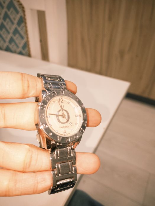 Продам часы pandora