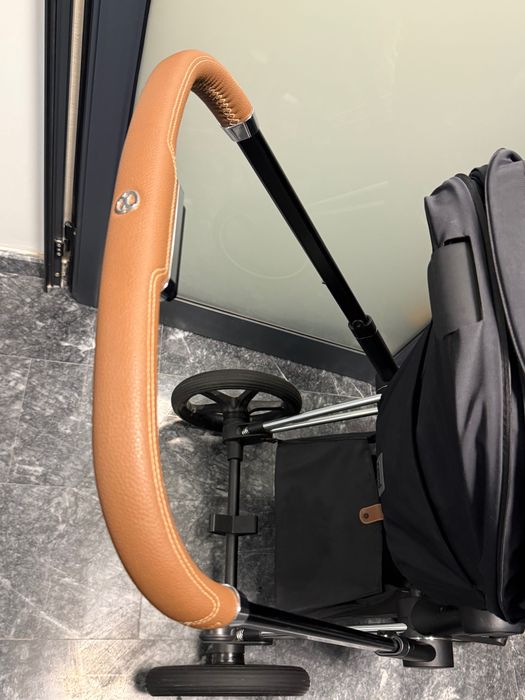 Cybex Priam 4 Platinum + два коша + зимен чувал + аксесоари