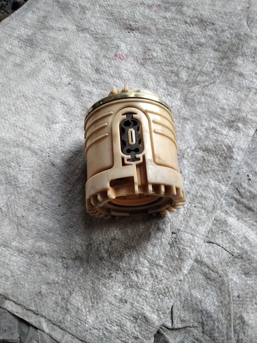 Колба бензонасоса гольф 3 продам