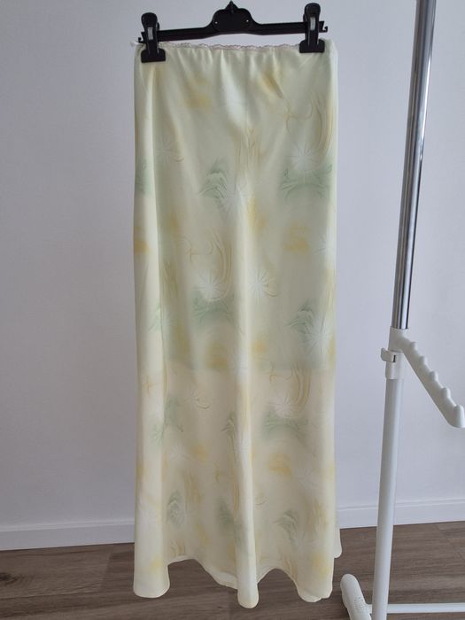 Compleu de vara din 2 piese, bluza si fusta maxim mărime M / 44