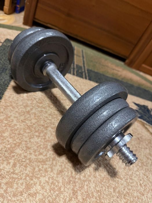 Гантели и штанга.