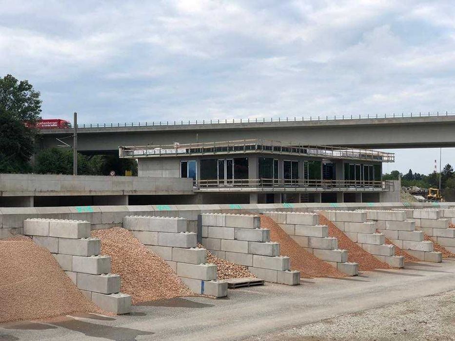 Bloc Scara , Banca si Blocuri din beton - pt constructii