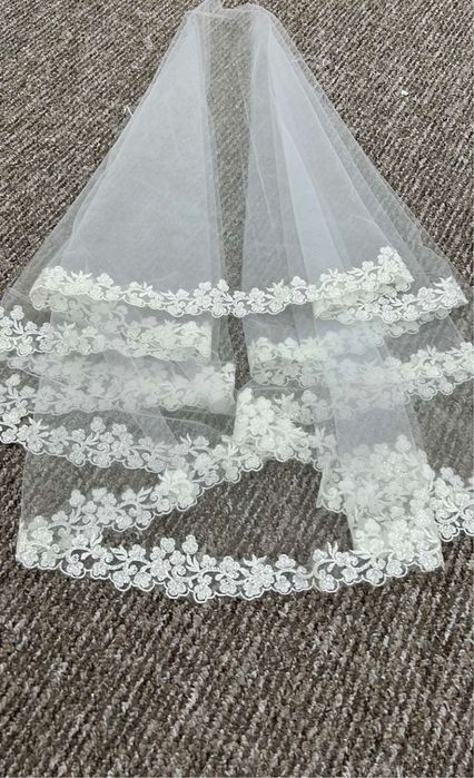 Vand rochie de mireasa(purtata o singura data)