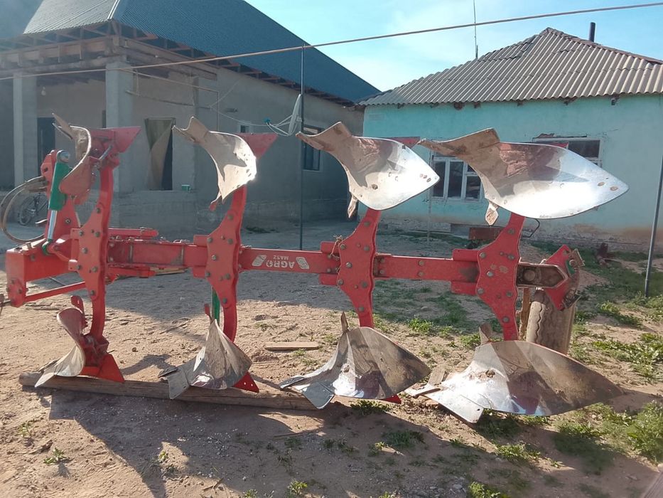 Плуг 4х корпусние