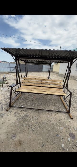 Есік алдына качеля
