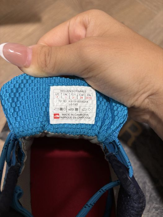 Кроссовки The north face