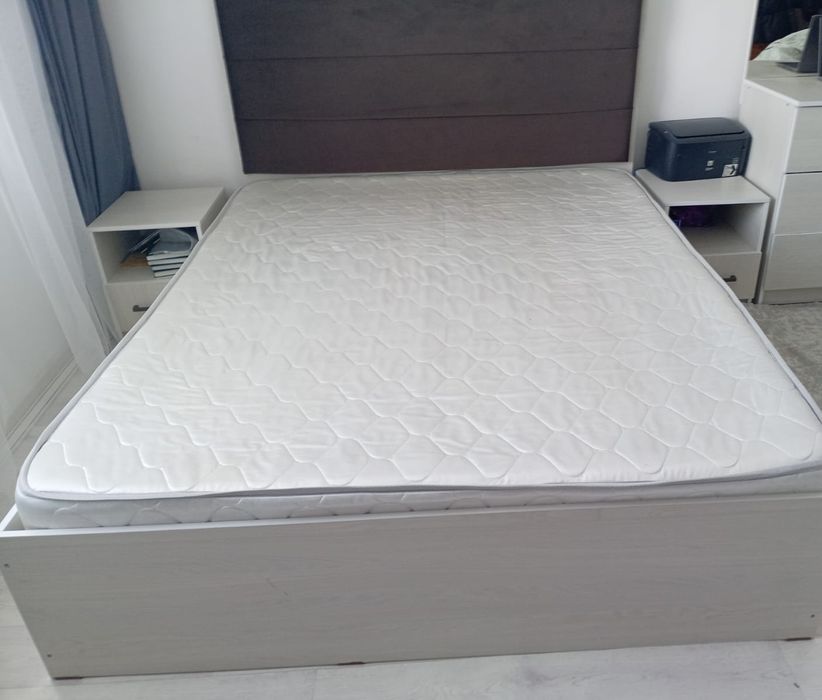 Продам кровать с 2 тумбами