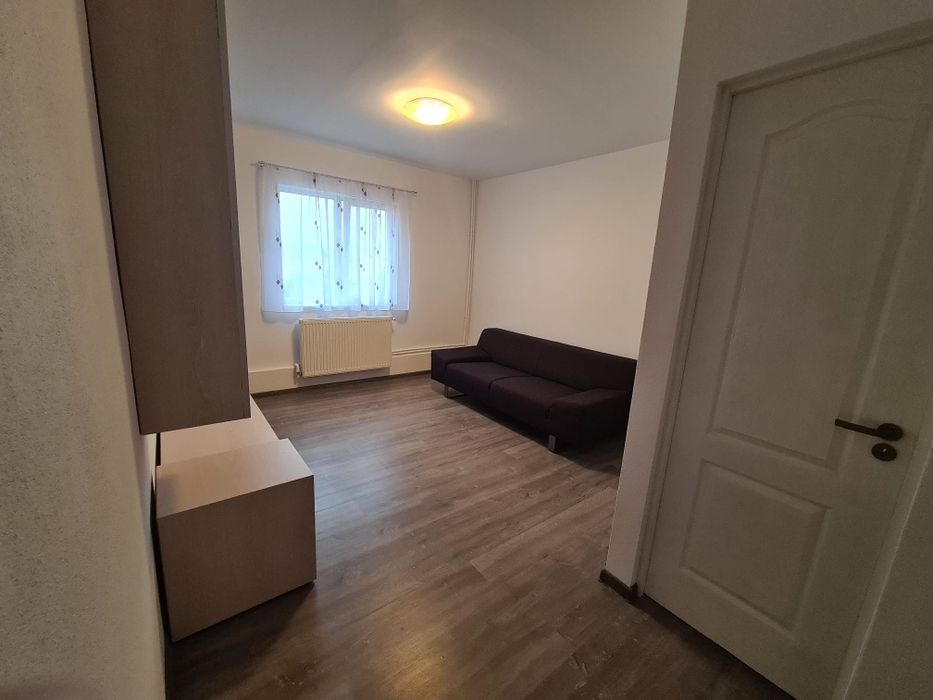 Apartament 3 camere, decomandat, mansardă, Strand