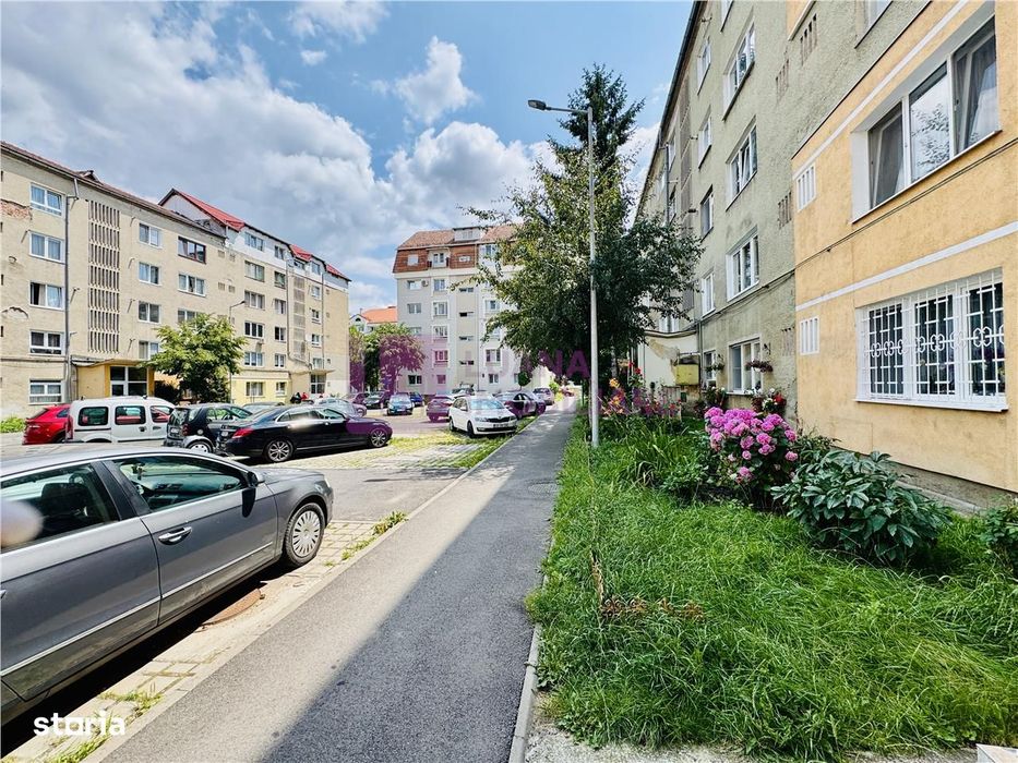 Apartament cu 2 camere de vanzare | Terezian | decomandat | etaj 3