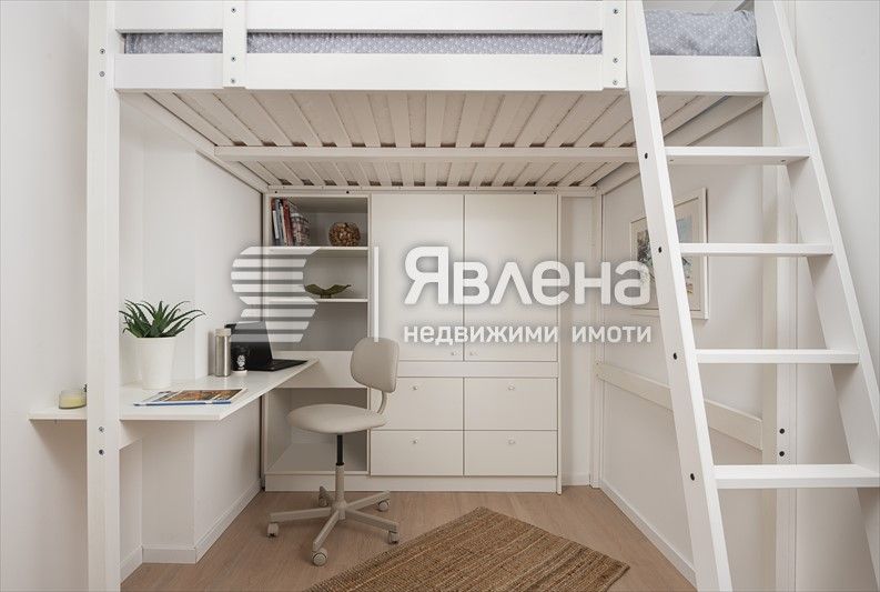 Имот в топ център с дългосрочен наемател и добра възвръщаемост