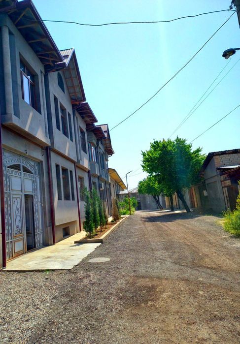 Nazarbeda uy sotiladi