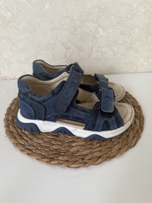 Продам сандали детские