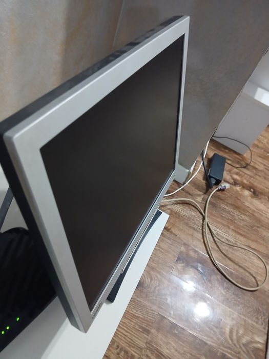 Vând monitor BENQ de 17" în perfectă stare de functionare, 9 din 10
