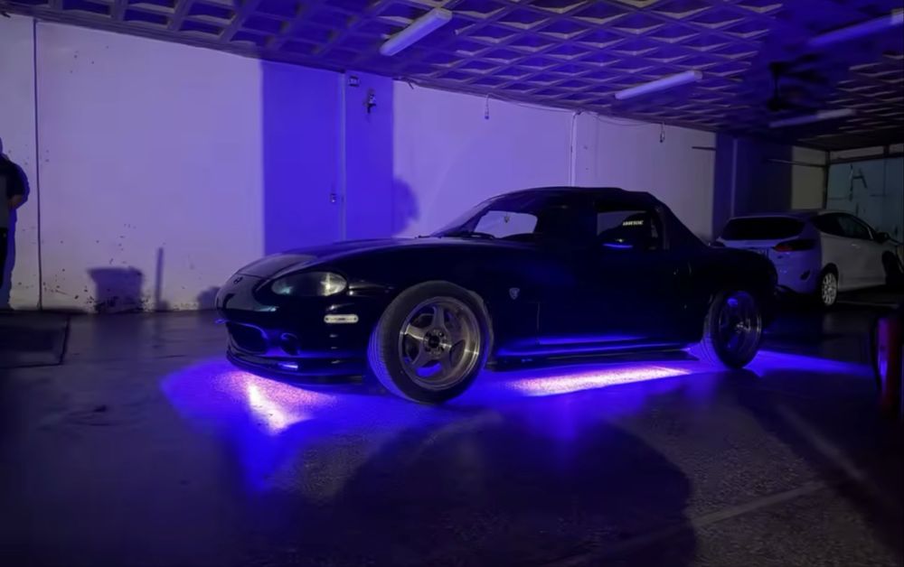 Lumini ambientale tip Neon