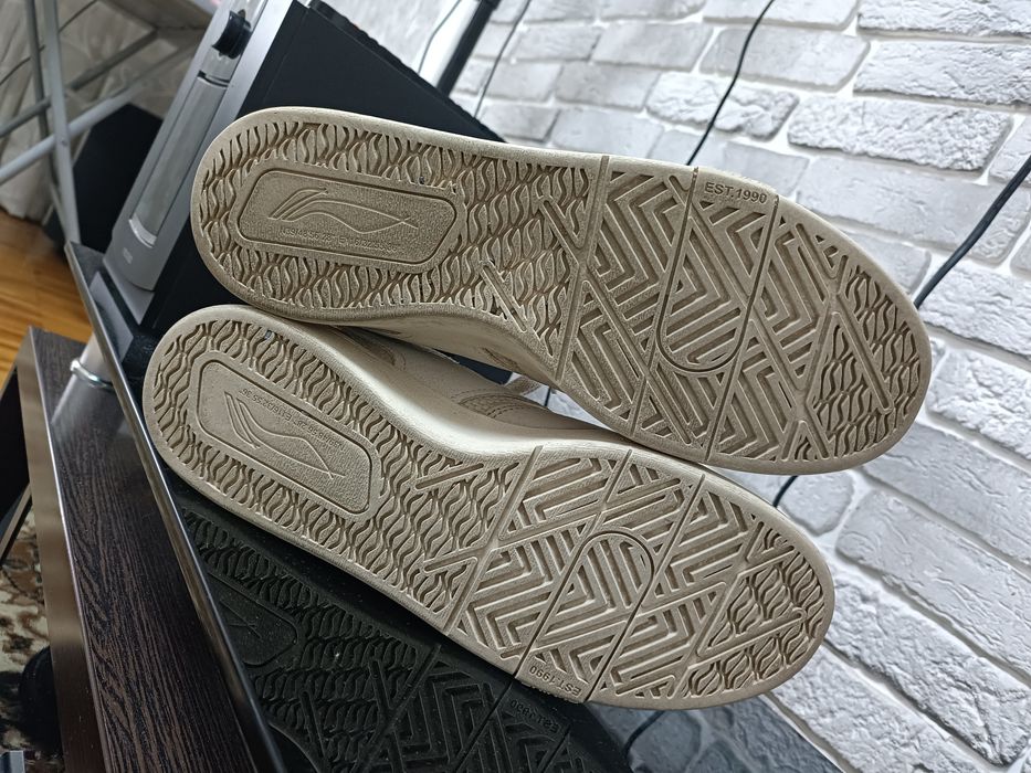 Оригинальные кроссы Li-ning