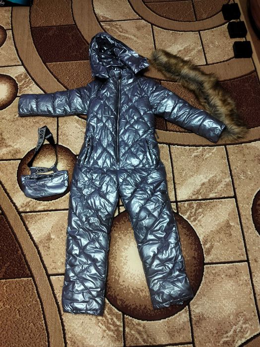 Зимний комбинезон для девочки