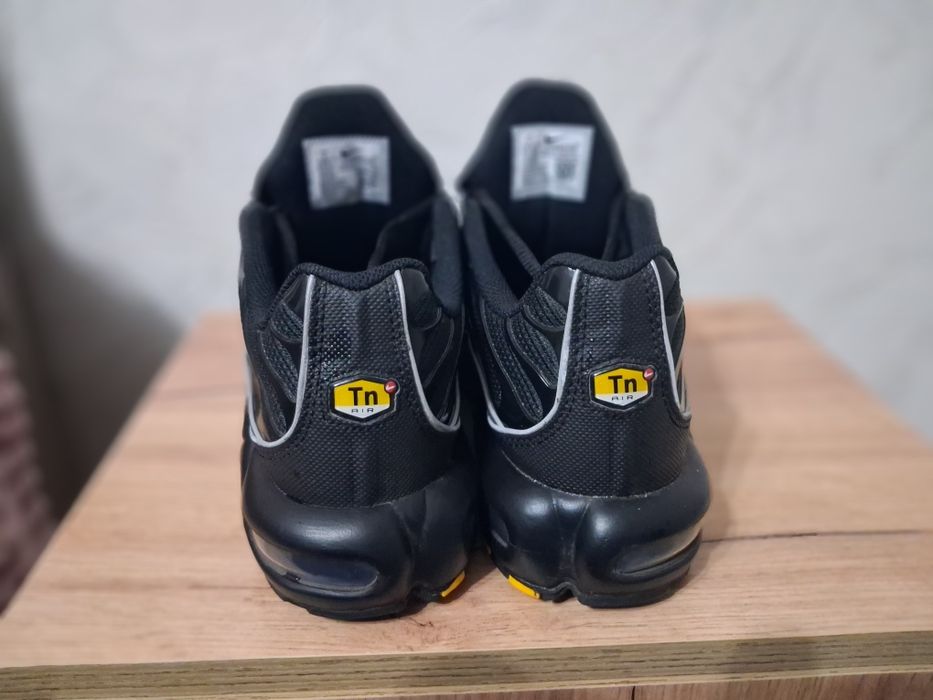 Продаю кроссовки nike