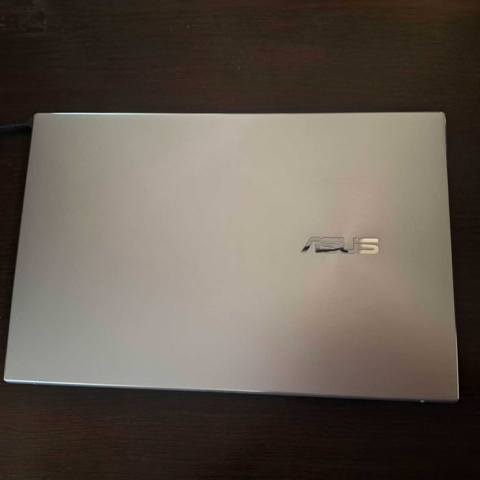 Vand laptop Asus stare perfecta