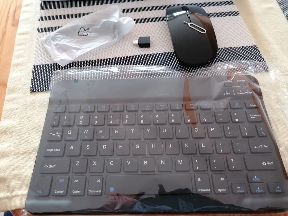 Продавам Таблет пълен комплект