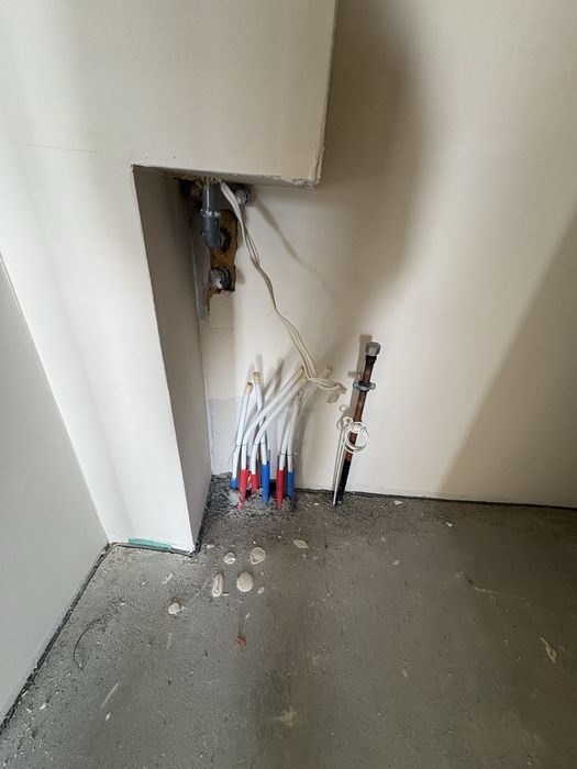 Просторен двустаен апартамент 98 кв м.