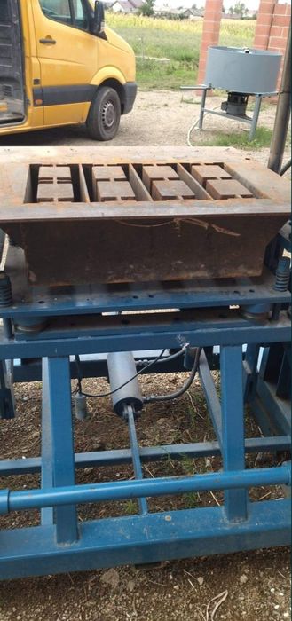 Presa bolțari stationara