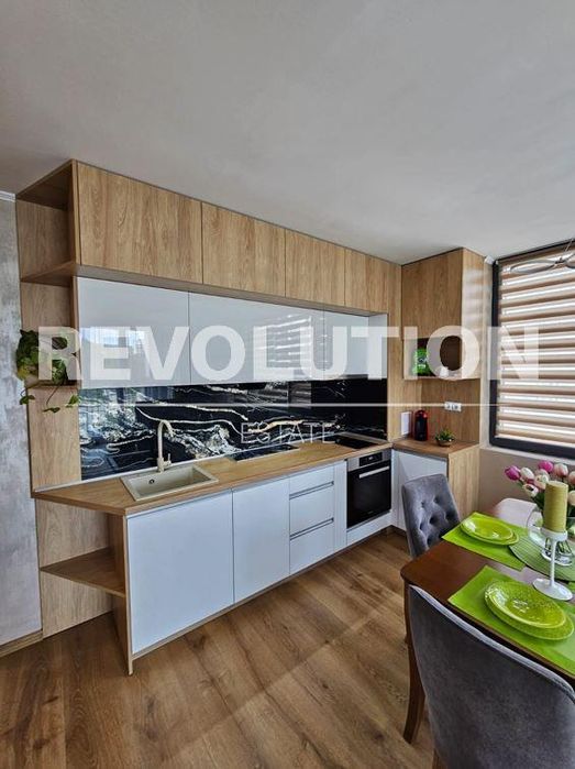 Дава се под наем Двустаен апартамент в Варна, Чайка - 65 кв.м за 800 € - Снимка #2