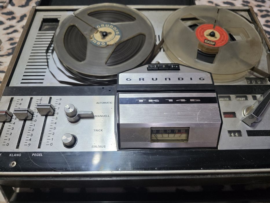 Magnetofon de epocă Grundig TK 146