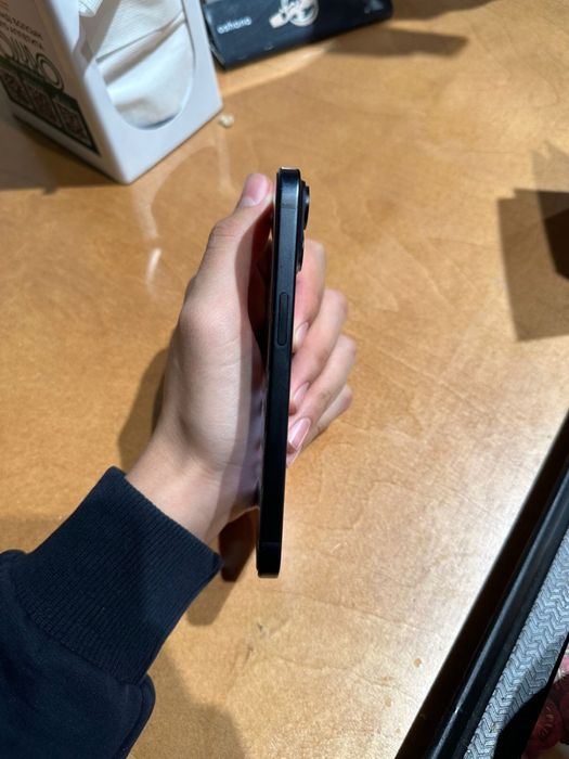 Продаю айфон 15