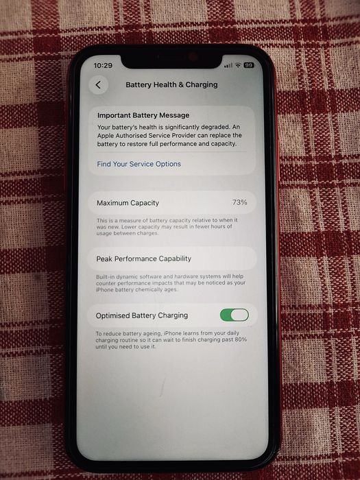 iphone 11 red.