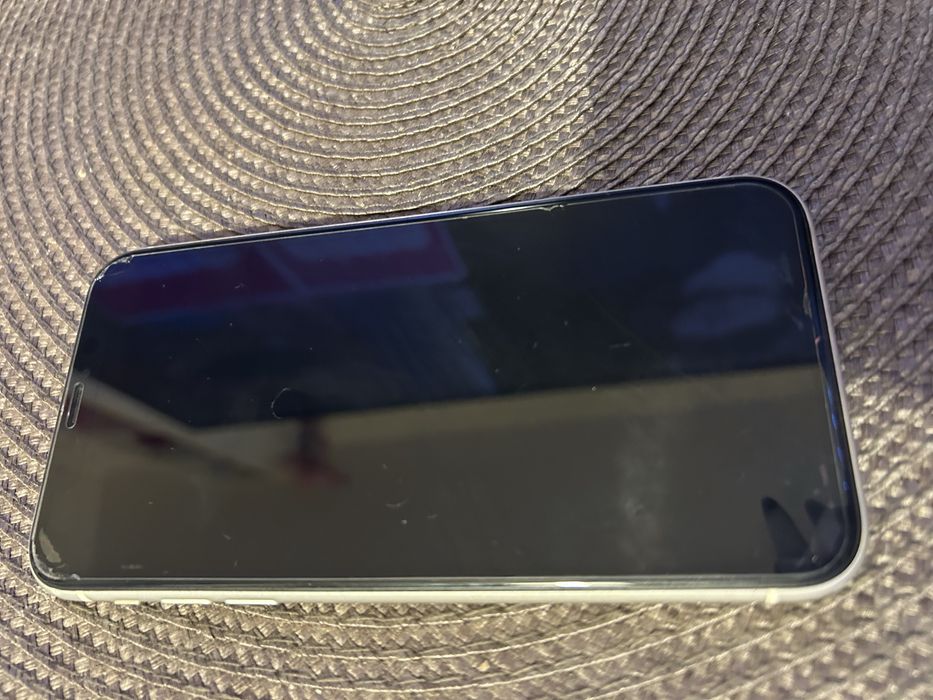 iPhone 11 64GB Alb – Stare Bună